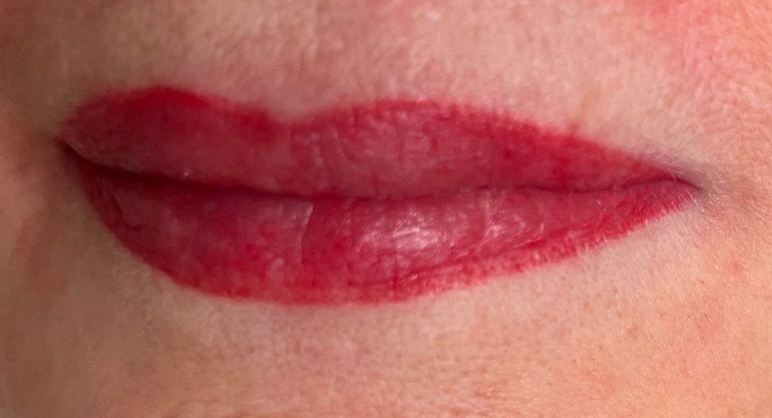 Lippenseite angeglichen